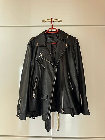 l Beden stradivarius