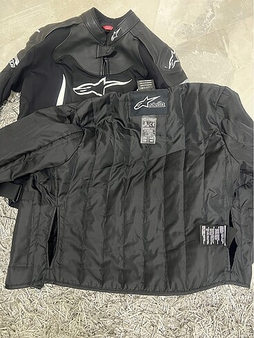 46 Beden siyah Renk Alpinestars kadın 46 beden motorsiklet ceketi