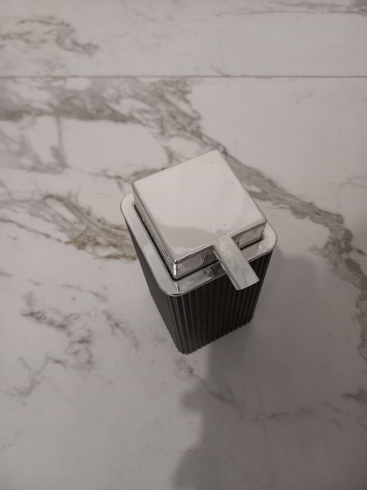 siyah sivi sabunluk - Görsel 3