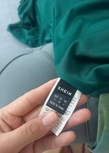 dar kesim tek omuz elbise - Görsel 4