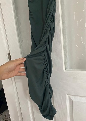 yeşil dar kesim elbise - Görsel 2