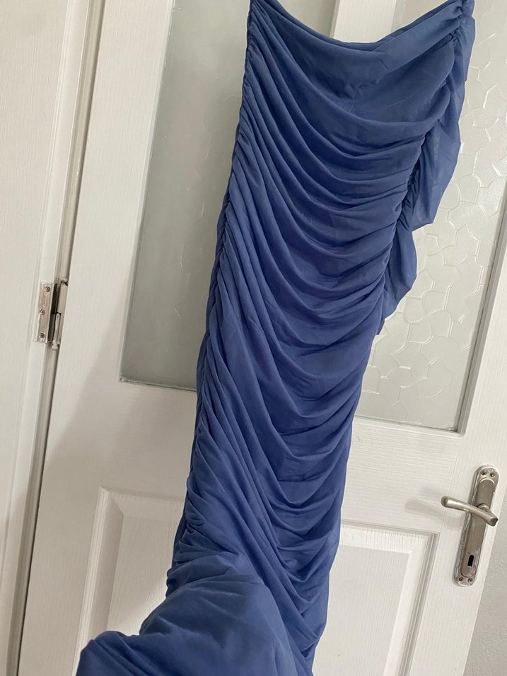 tek kol drapeli dar kesim elbise - Görsel 2