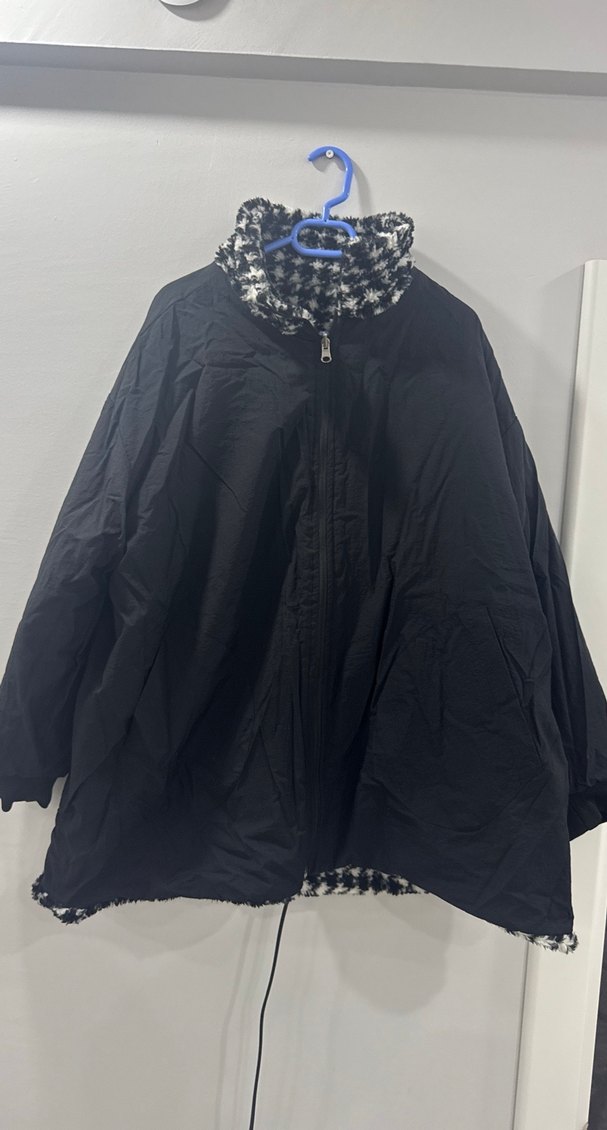 Siyah Beyaz Kazayağı Desenli  Çift Taraflı Peluş Kaban - Görsel 4