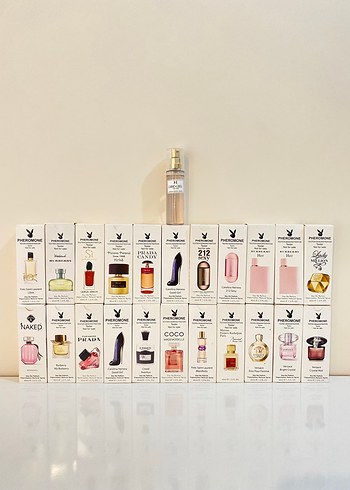 Versace Crystal Noir Kadın Parfümü deneme boy  45ml edp - Görsel 2