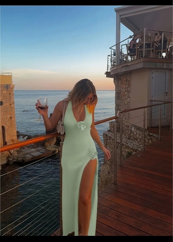 Viral yeşil pinterest plaj elbisesi kıyafeti - Görsel 2