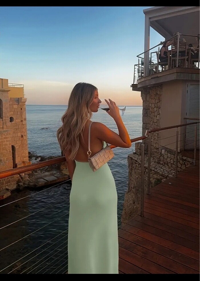 Viral yeşil pinterest plaj elbisesi kıyafeti - Görsel 3