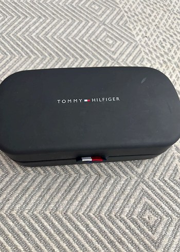 Tommy Hilfiger TOMMY HİLFİGER KADIN GÜNEŞ GÖZLÜĞÜ
