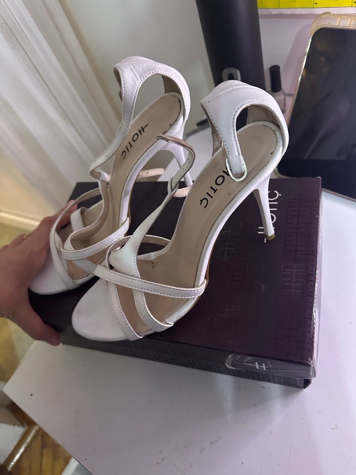 Kadın topuklu ayakkabı - Görsel 3