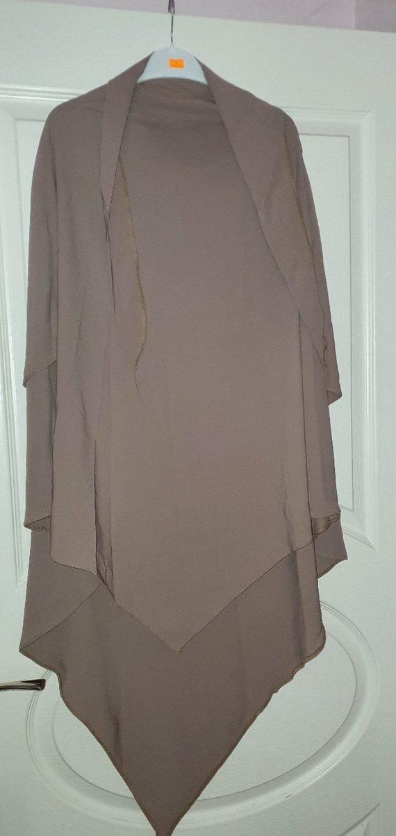 Bej Uzun Medine krip kumaşlı  Elbise - Görsel 4