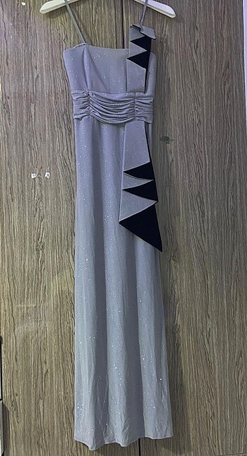 Simli gece elbisesi - Görsel 2