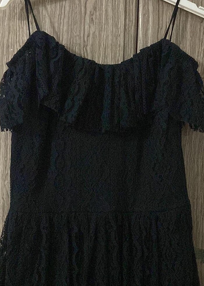 Siyah güpürlü elbise - Görsel 2