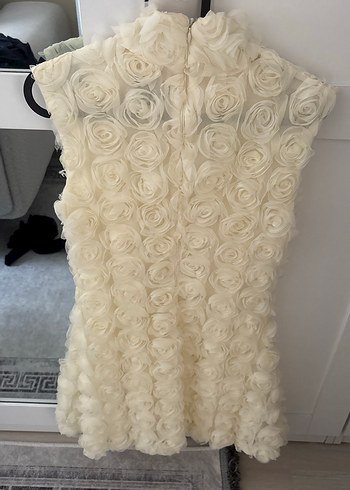 Kırık beyaz güllü  mini elbise - Görsel 4