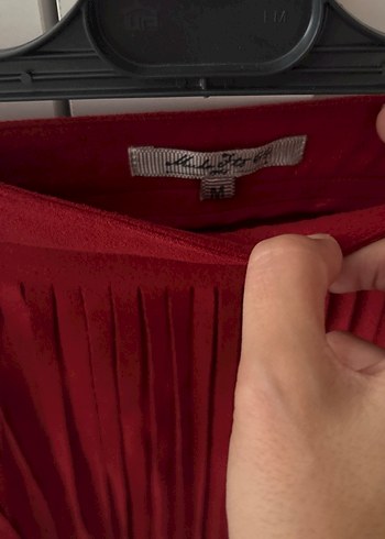 Kırmızı Süet Pileli Mini Etek - Görsel 2