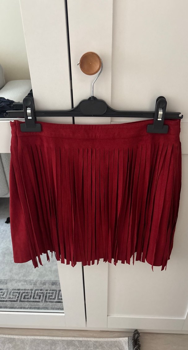 Kırmızı Süet Pileli Mini Etek - Görsel 3