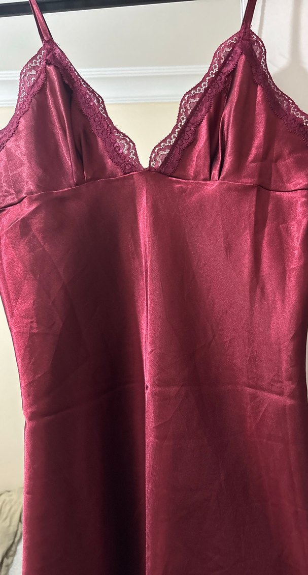 Bordo Parlak Askılı Midi Gecelik - Görsel 2