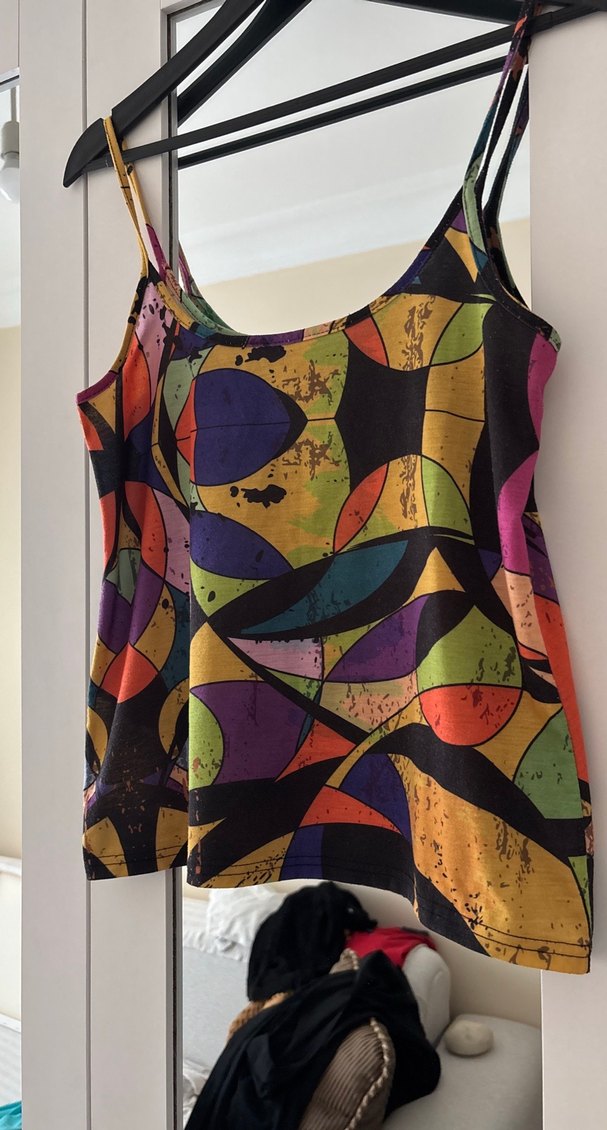 Kadın Çok Renkli Bağlamalı Desenli Askılı Bluz - Görsel 3