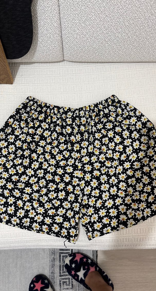 Çiçek Desenli Kadın Mini Şort - Görsel 2