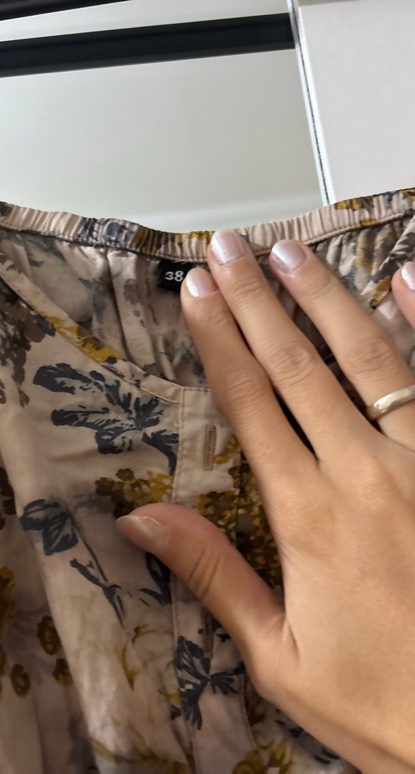 Çiçek Desenli Askılı Keten bluz - Görsel 3