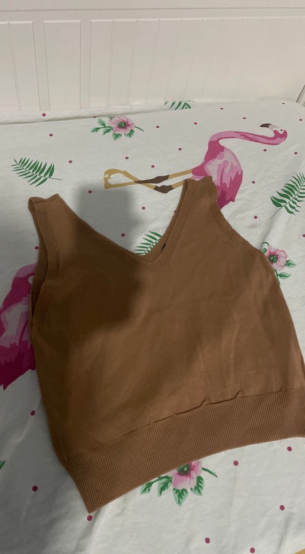 Bej V Yakalı Kadın Atlet - Görsel 2