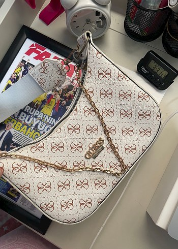 Zincir Detaylı Beyaz Baskılı Kadın Çanta - Görsel 2