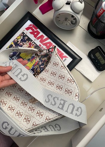 Zincir Detaylı Beyaz Baskılı Kadın Çanta - Görsel 3