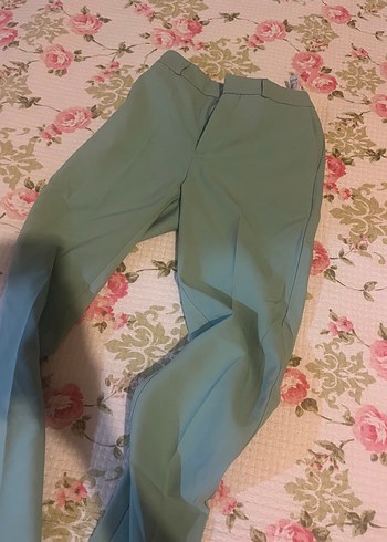 Yeşil Düğmeli Kadın Midi Kumaş Pantolon - Görsel 3