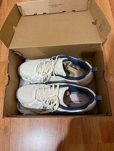 38,5 Beden Skechers kadın ayakkabı