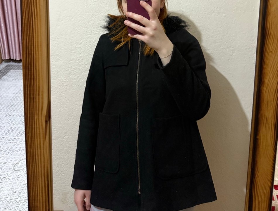 Kapüşonlu Siyah Kaban - Görsel 3