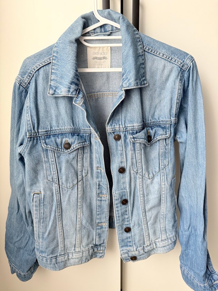 Kadın Açık Mavi Düğmeli Denim Ceket - Görsel 3