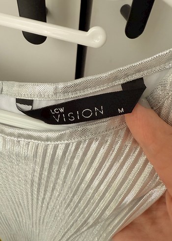 Gri Pliseli Kolsuz Kadın Bluz - Görsel 4