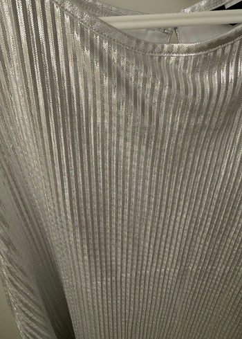 Gri Pliseli Kolsuz Kadın Bluz - Görsel 3