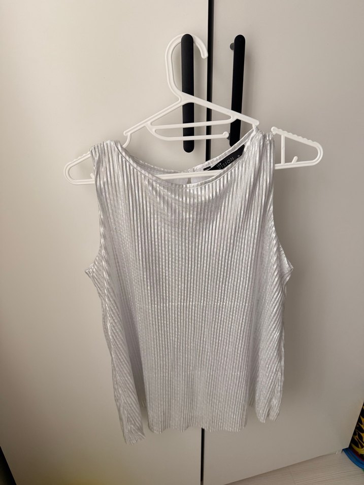 Gri Pliseli Kolsuz Kadın Bluz - Görsel 5