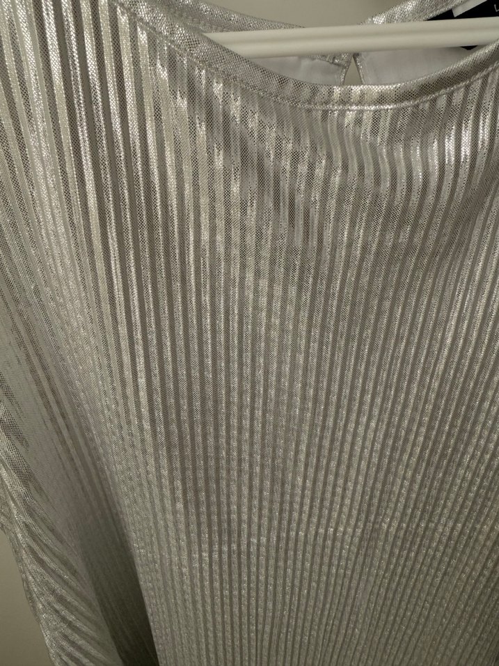 Gri Pliseli Kolsuz Kadın Bluz - Görsel 3