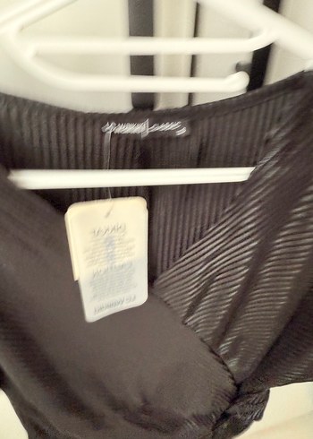 Kruvaze Yaka Siyah Pilili Kadın Bluz - Görsel 6