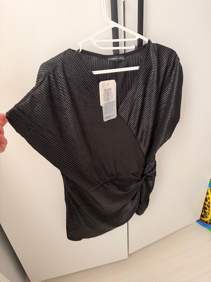 Kruvaze Yaka Siyah Pilili Kadın Bluz - Görsel 4