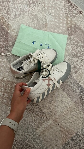38 Beden Off white