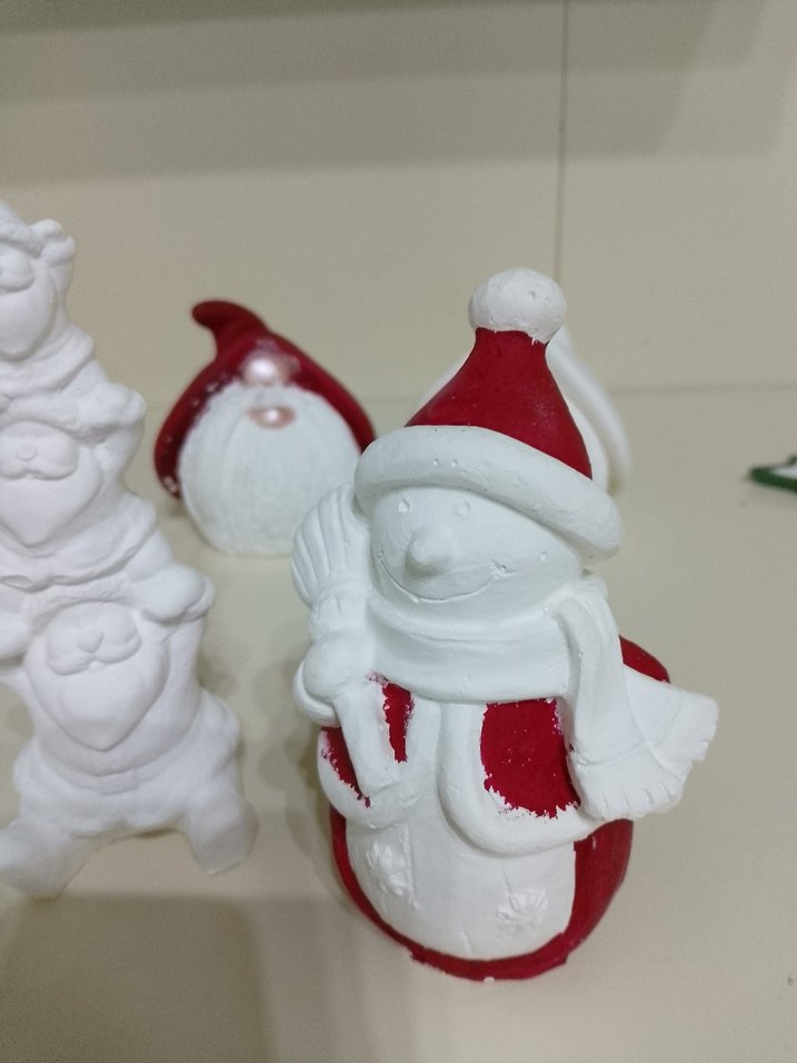 Beyaz ve Renkli Noel Figürleri - Görsel 2