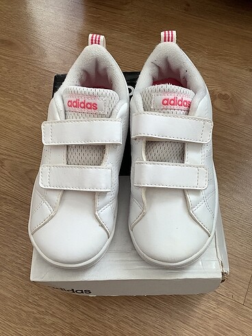 Adidas spor ayakkabı
