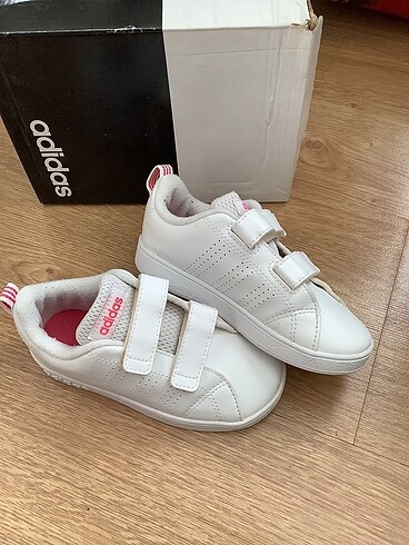 26 Beden Adidas spor ayakkabı