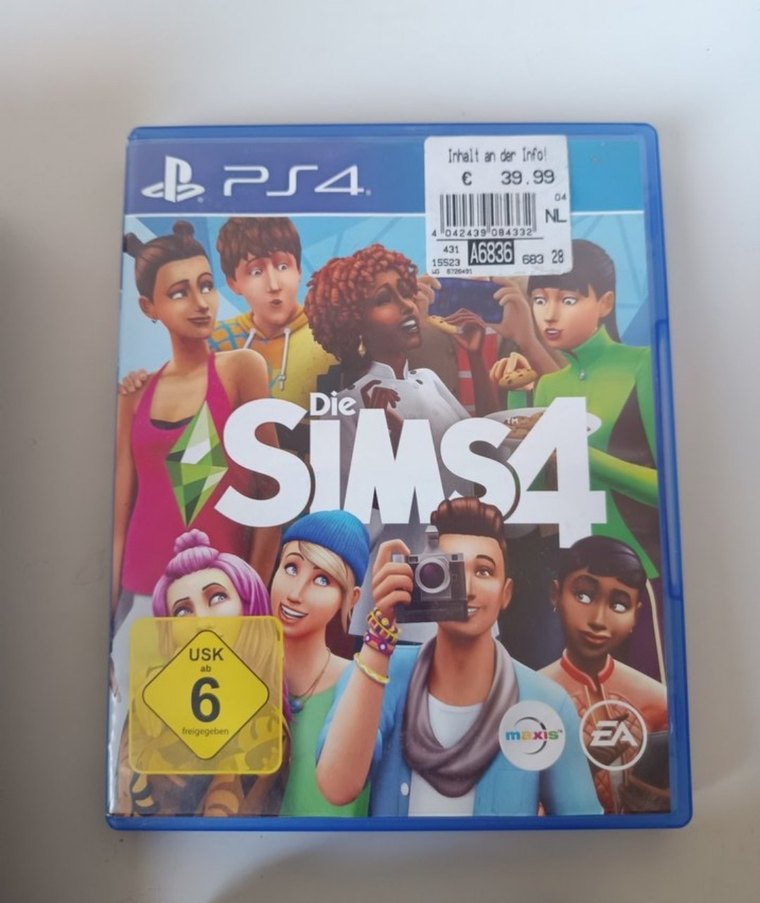 PlayStation 4 Kontrolcü ve Sims 4 Oyunu - Görsel 2