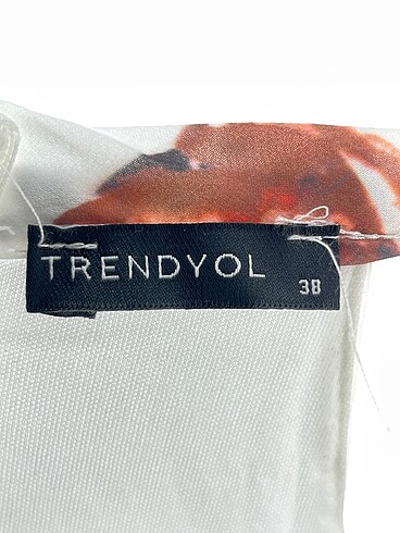 38 Beden beyaz Renk Trendyol & Milla Uzun Elbise %70 İndirimli.