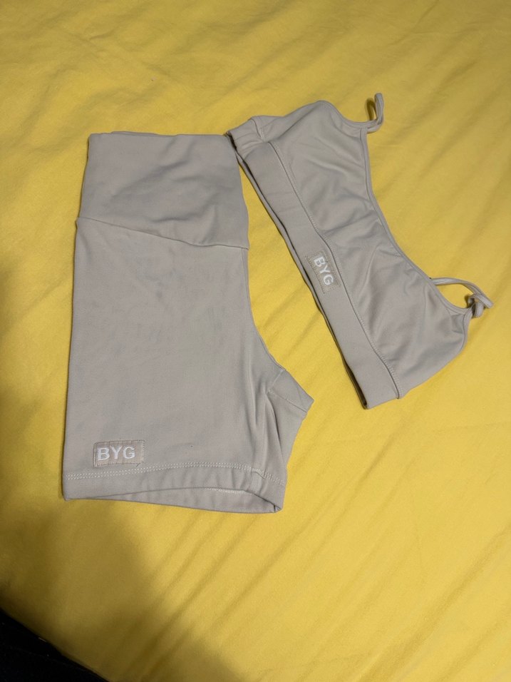 Gri Mini Spor Tarzı - Görsel 3