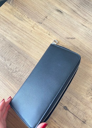  Beden Calvin Klein Kadın Siyah Deri Fermuarlı Cüzdan
