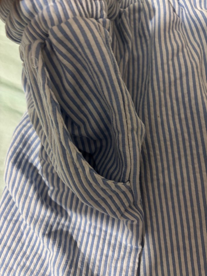 Gri Beyaz Çizgili Pilili Kadın Şort - Görsel 4