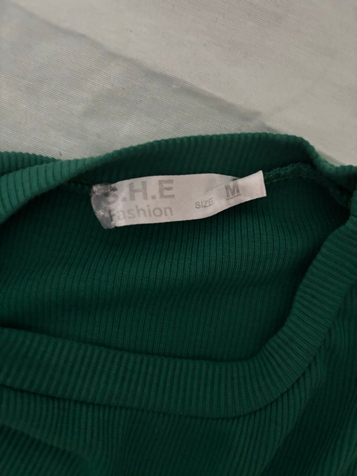 Kadın Koyu Yeşil Kısa Kollu Crop - Görsel 4