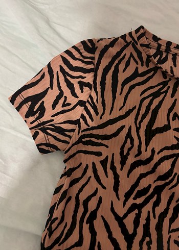 Genc kız cocuk Kahverengi Zebra Desenli Kısa Kollu Bluz crop - Görsel 2