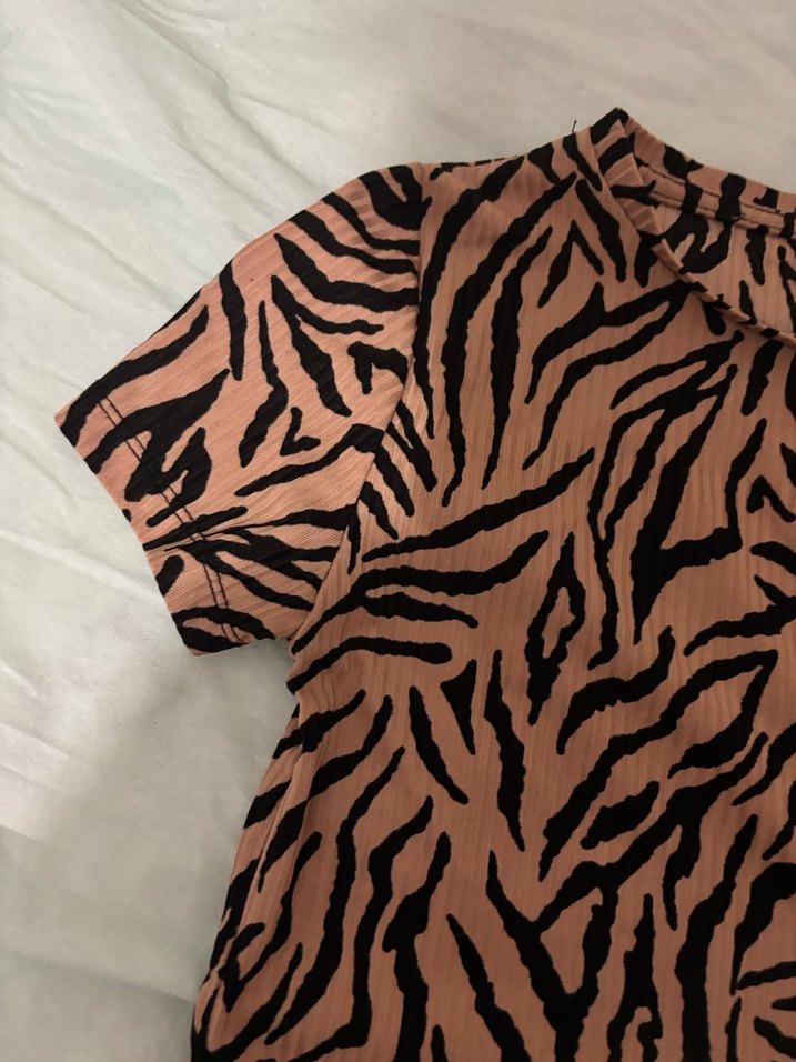 Genc kız cocuk Kahverengi Zebra Desenli Kısa Kollu Bluz crop - Görsel 2