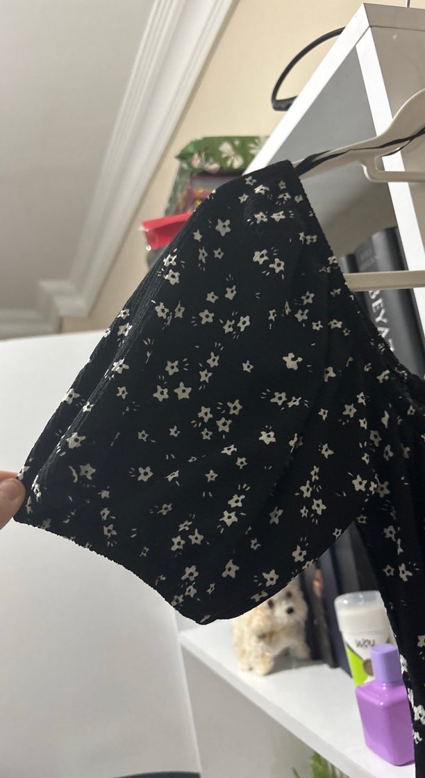 V Yaka Siyah Çiçekli Midi Elbise - Görsel 5