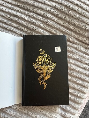 Beden Matem çiçekleri kelebeği öldürmek serisi 3. Kitap