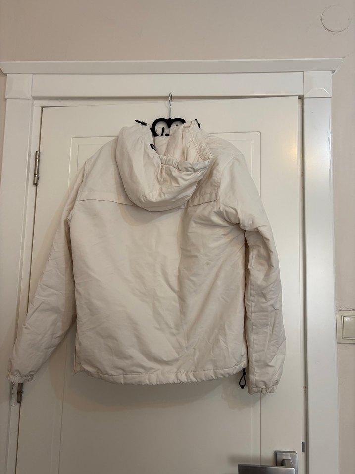 Pull&Bear Kadın Beyaz Kapüşonlu Uzun Kollu mont - Görsel 2